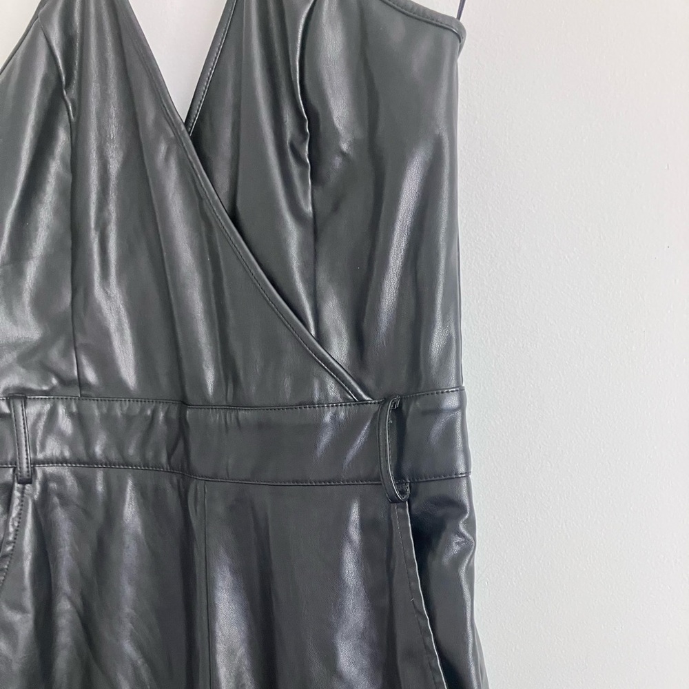 BLUE BLUSH Black Faux Leather Halter Flare Leg Jumpsuit Size S - Picture 6 of 14